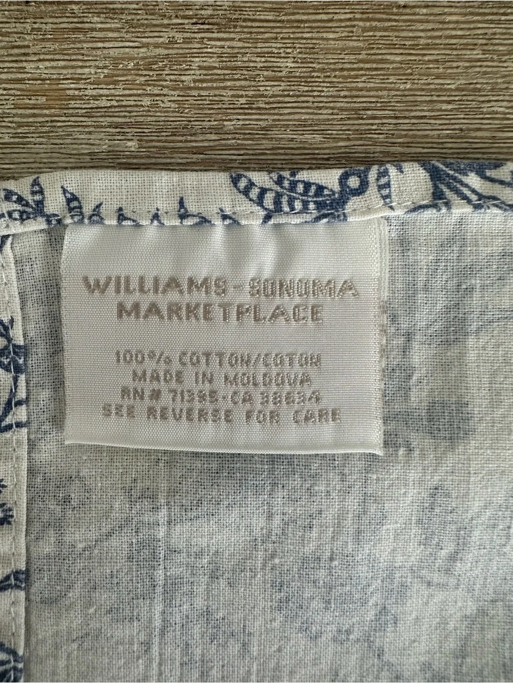 Williams Sonoma Set Of Three White‎ & blue Floral Napkins 100% Cotton 18”